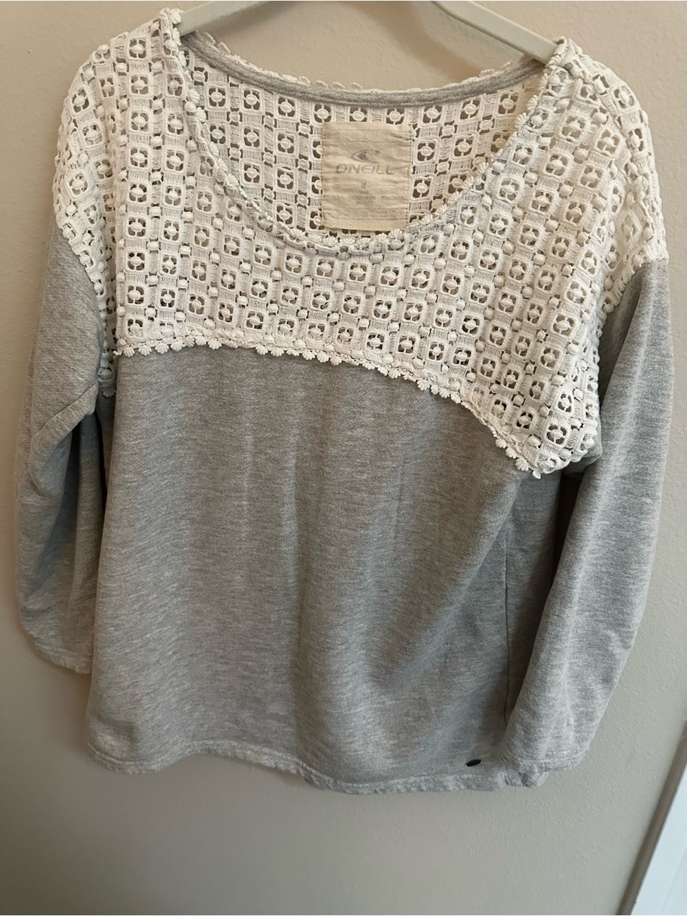 O’Neill Crochet Yoke Pullover Sweatshirt Gray White Lace Boho Long Sleeve,Medium